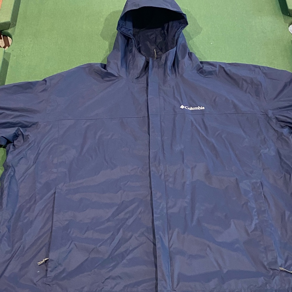 Columbia hooded shell rain jacket